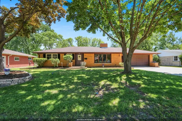$434,900 | 237 South Clay Street, De Pere, WI 54115