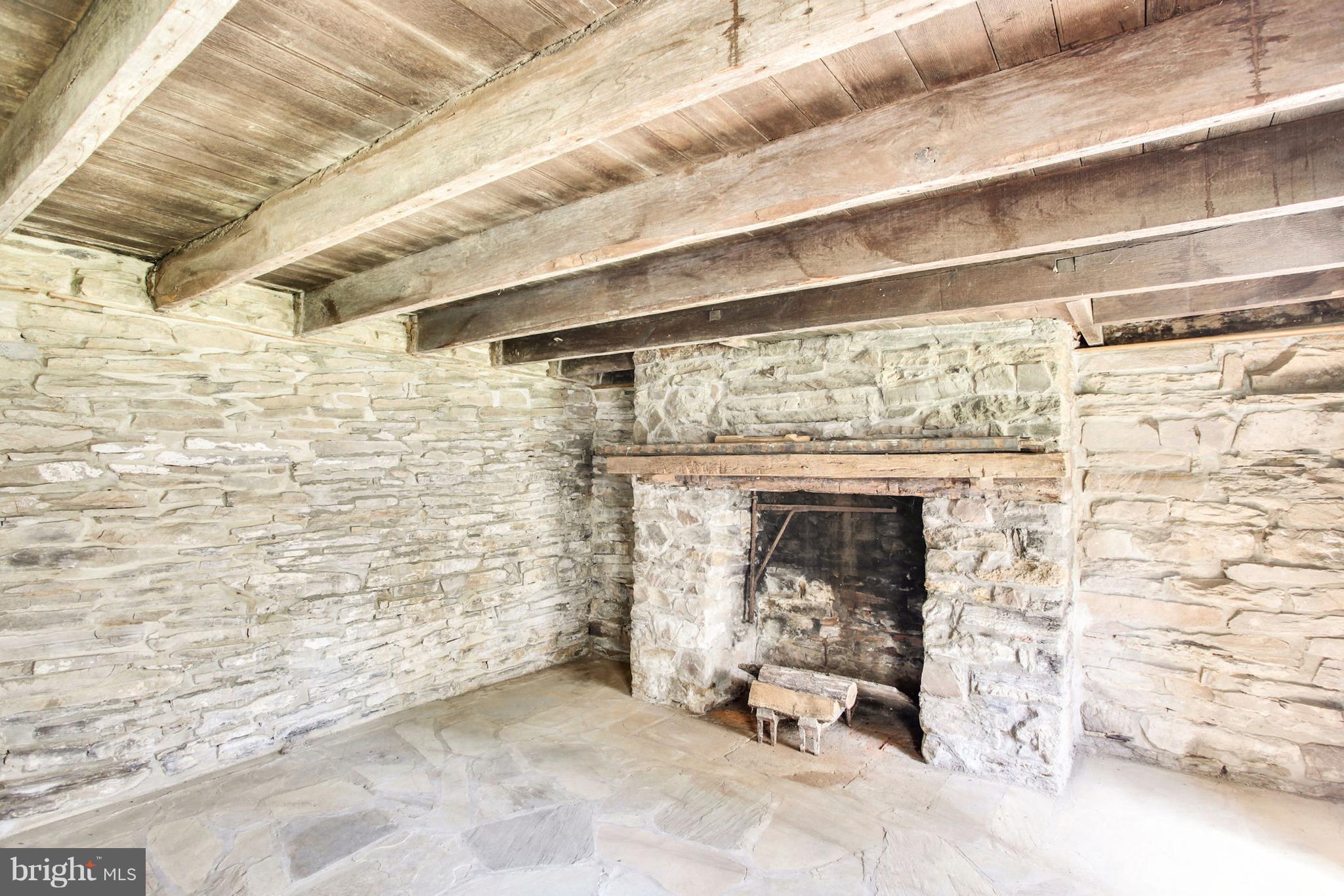 8106 Buckland Mill Road Gainesville, VA 20155 - Photo 15 of 30 Interior (General)