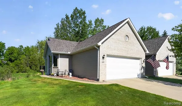 $290,000 | 1087 Laurie Lane, Unit 130, Davison, MI 48423