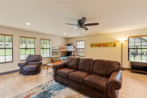 $999,000 | 122 Lake Terrace Drive, Mabank, TX 75156