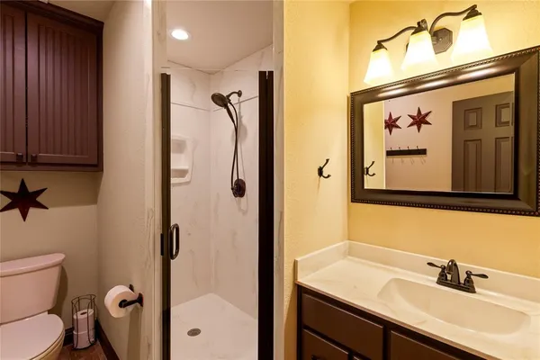 $999,000 | 122 Lake Terrace Drive, Mabank, TX 75156