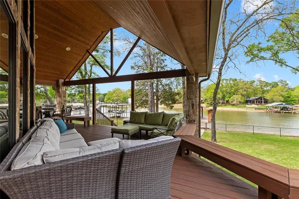 $999,000 | 122 Lake Terrace Drive, Mabank, TX 75156