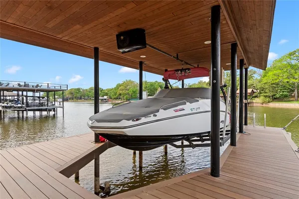 $999,000 | 122 Lake Terrace Drive, Mabank, TX 75156