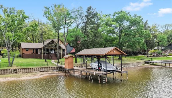 $999,000 | 122 Lake Terrace Drive, Mabank, TX 75156