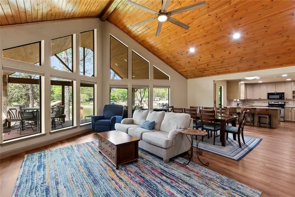 $999,000 | 122 Lake Terrace Drive, Mabank, TX 75156