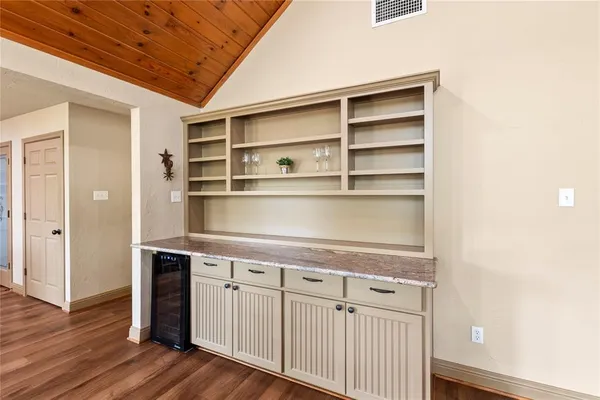 $999,000 | 122 Lake Terrace Drive, Mabank, TX 75156