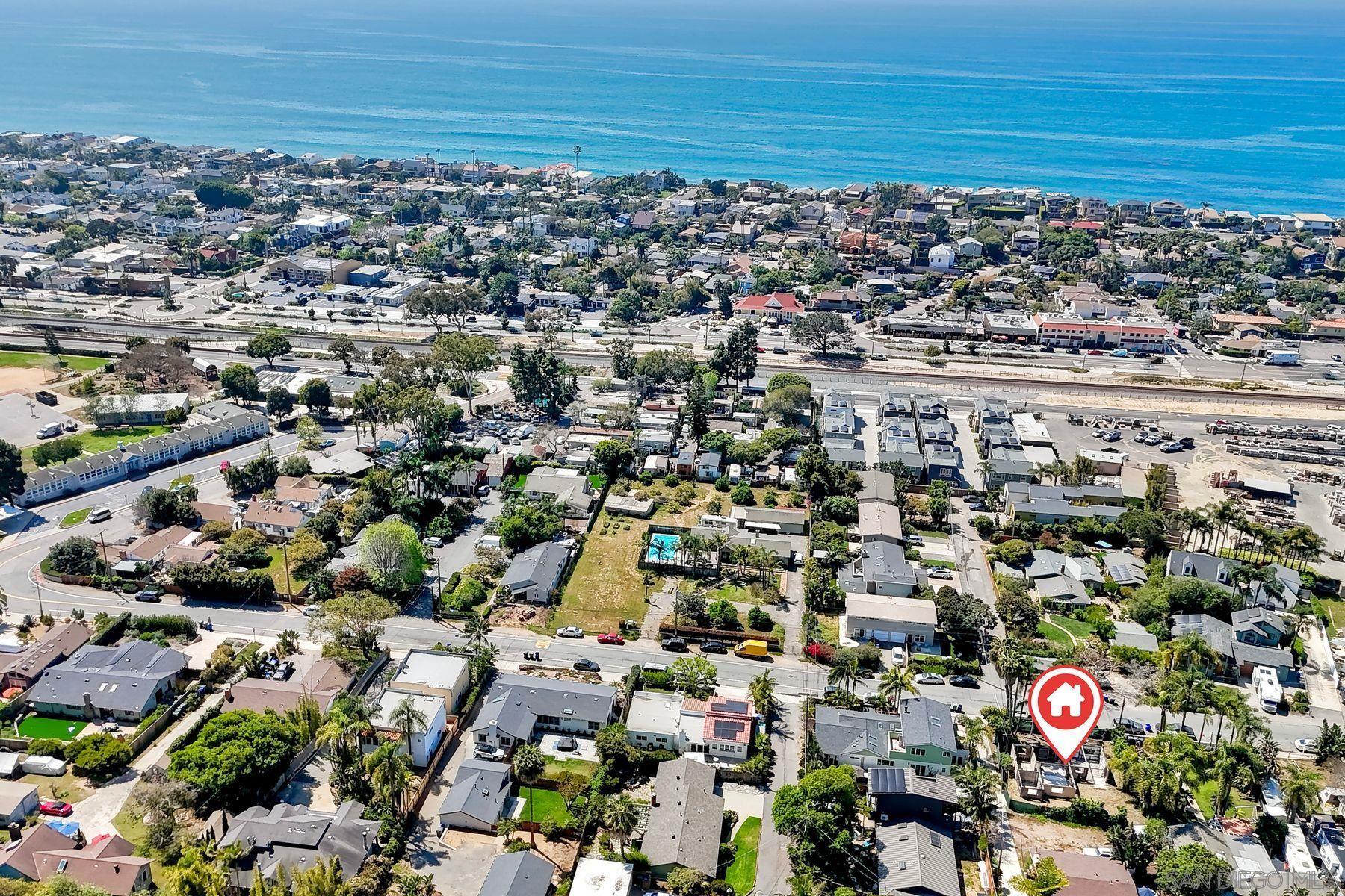 569 Hermes Avenue Encinitas, CA 92024 - Photo 11 of 16 an aerial view of a city