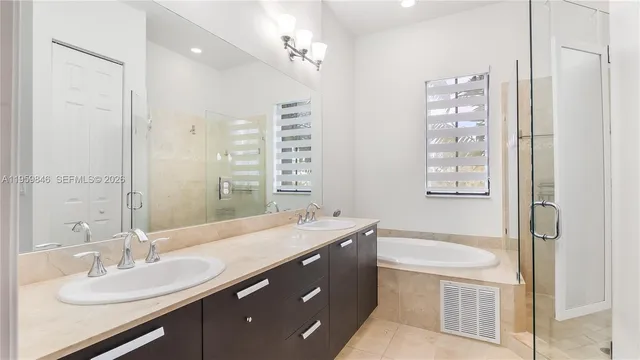 $749,000 | 8362 Northwest 52nd Terrace, Doral, FL 33166