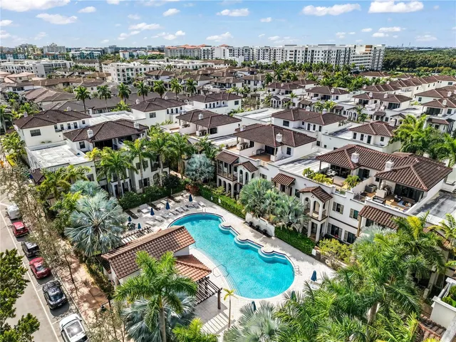 $749,000 | 8362 Northwest 52nd Terrace, Doral, FL 33166