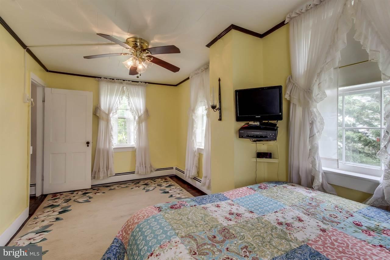 698 New Park Road New Park, PA 17352 - Photo 15 of 27 Gallery Image 15