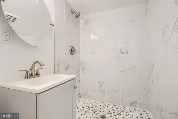 $2,300 | 1702 East 32nd Street, Baltimore, MD 21218
