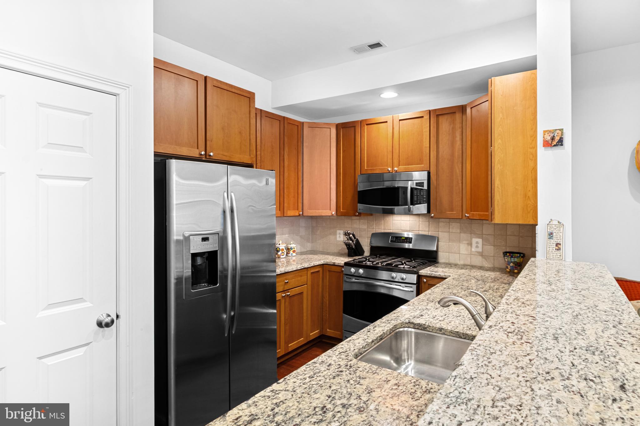 304 Captains Way Philadelphia, PA 19146 - Photo 14 of 63