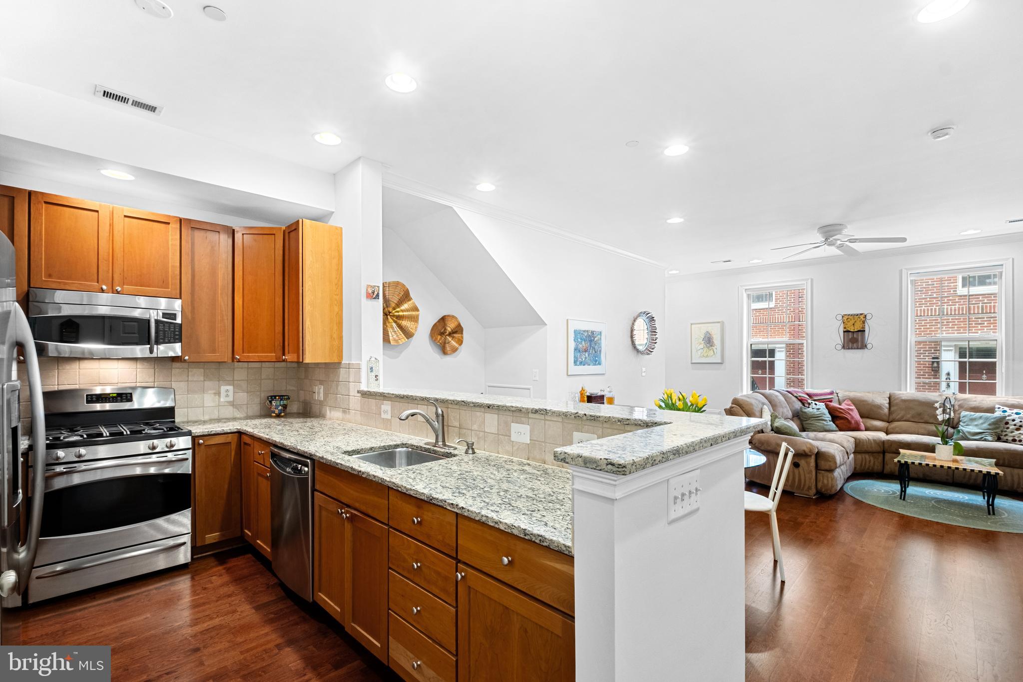 304 Captains Way Philadelphia, PA 19146 - Photo 17 of 63