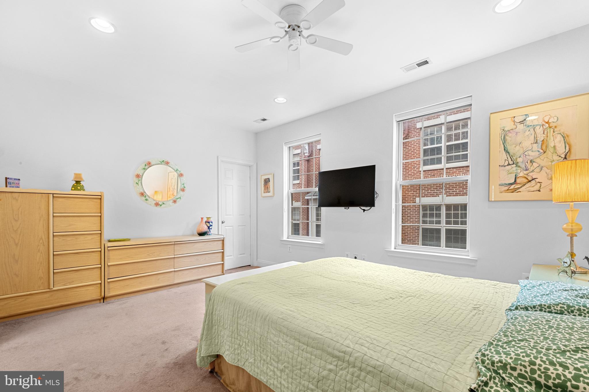 304 Captains Way Philadelphia, PA 19146 - Photo 25 of 63
