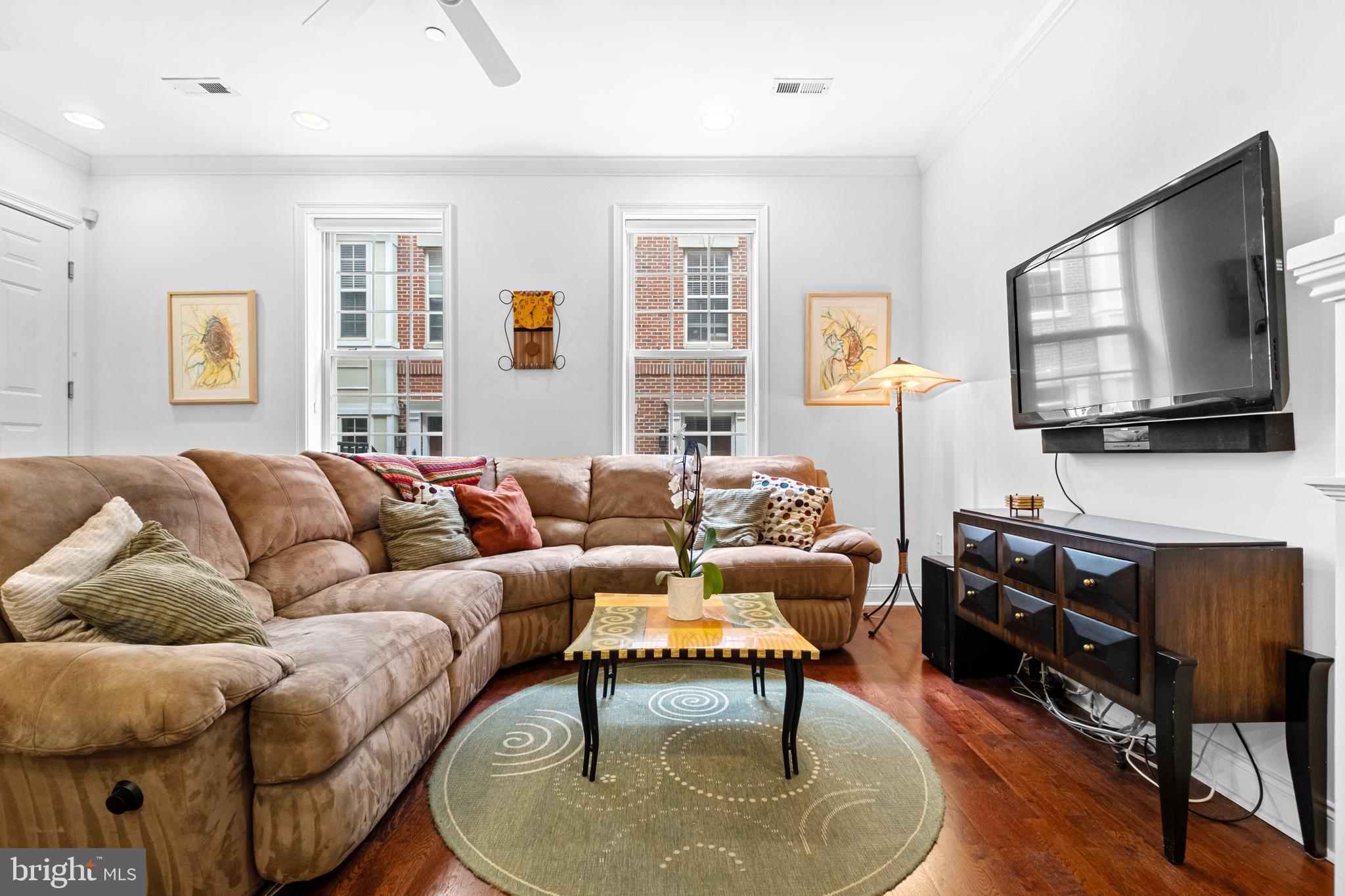 304 Captains Way Philadelphia, PA 19146 - Photo 3 of 63