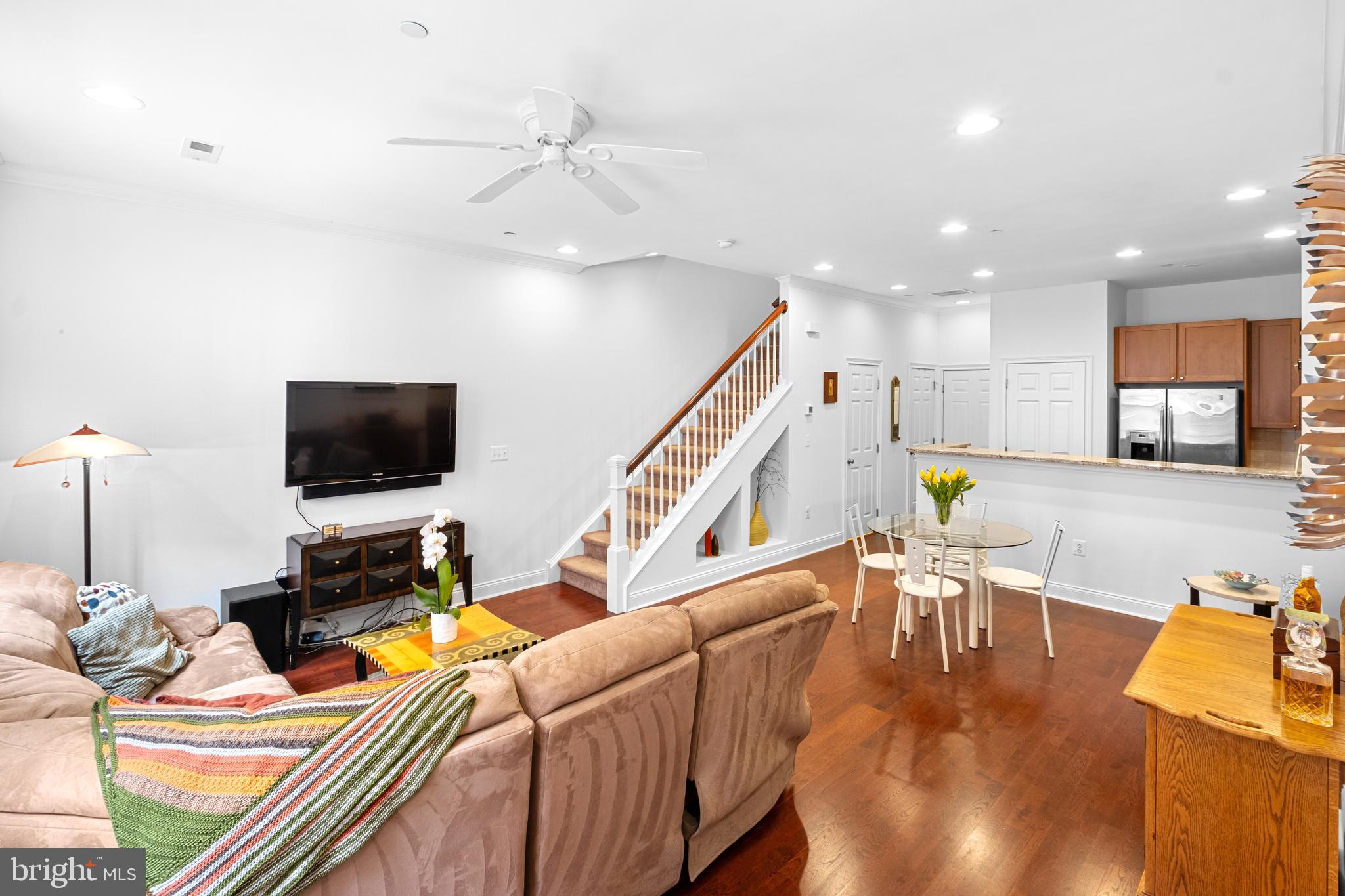 304 Captains Way Philadelphia, PA 19146 - Photo 4 of 63