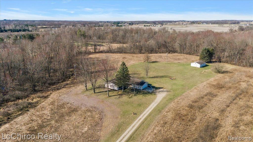 8603 North Owosso Road Fowlerville, MI 48836 - Photo 3 of 42