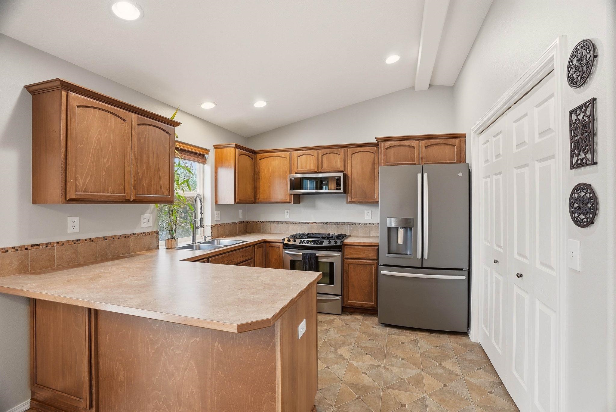 418 Parker Drive Colbert, WA 99005 - Photo 11 of 48