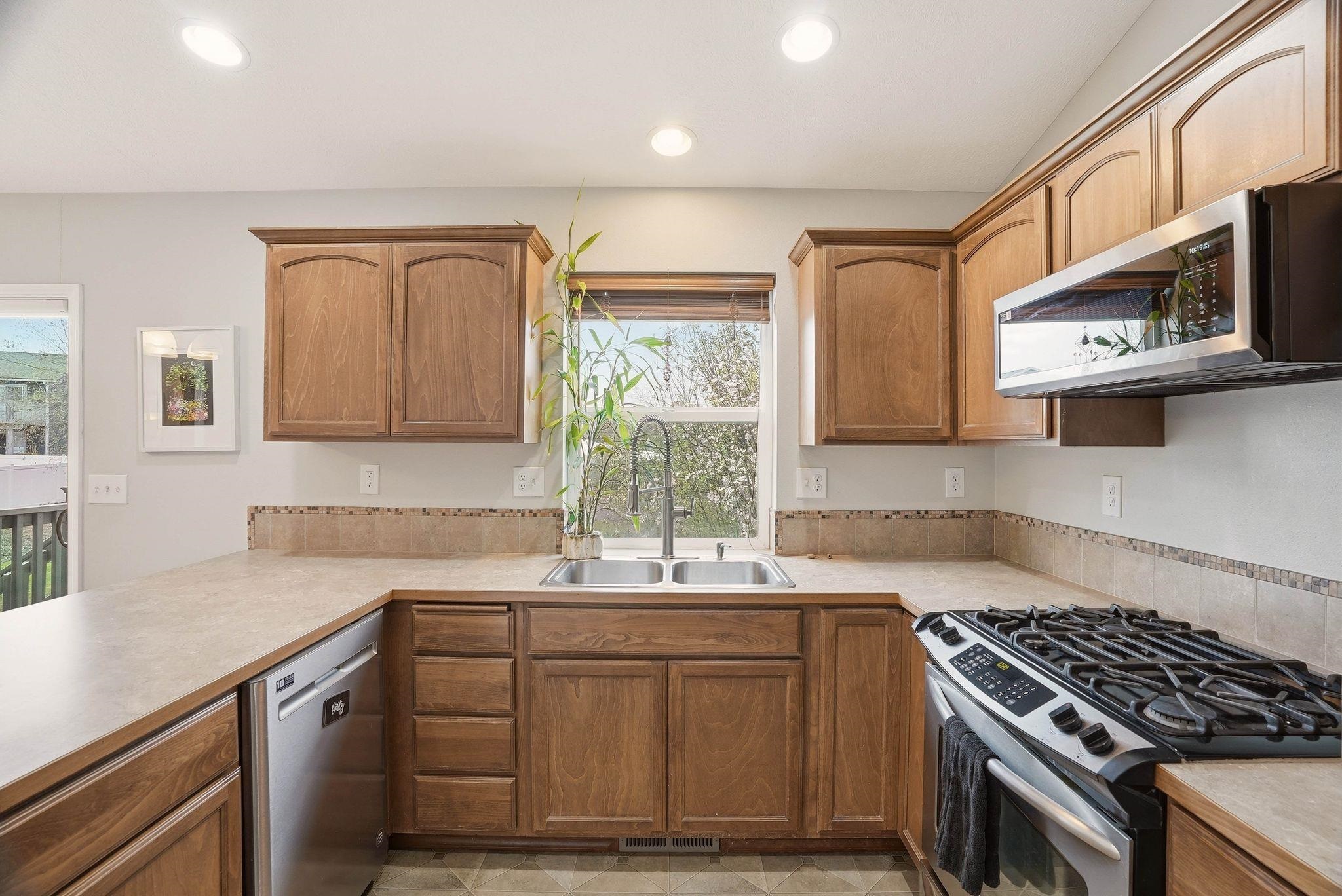 418 Parker Drive Colbert, WA 99005 - Photo 12 of 48