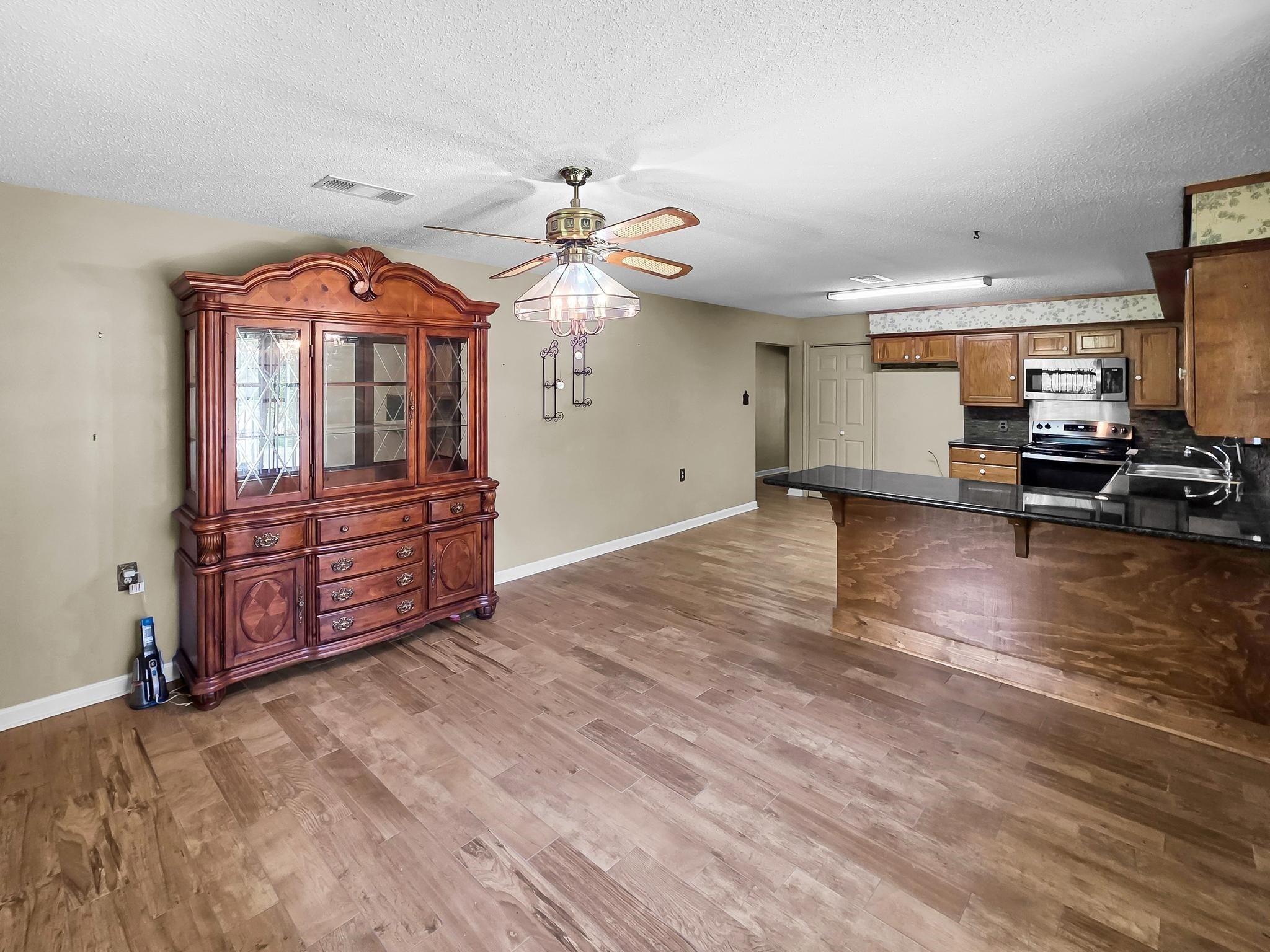 3163 Strong Road Orange, TX 77630 - Photo 11 of 44 Gallery Image 11