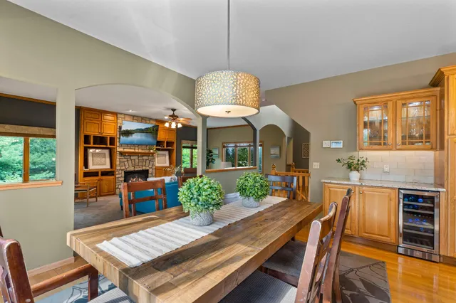 $875,000 | 13599 Stonebrooke Curve, Shakopee, MN 55379