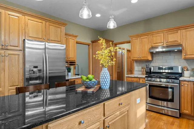 $875,000 | 13599 Stonebrooke Curve, Shakopee, MN 55379