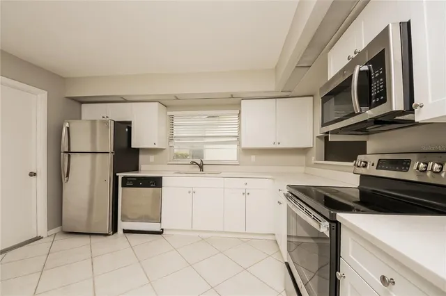 $1,975 | 4454 Sandhurst Drive, Orlando, FL 32817