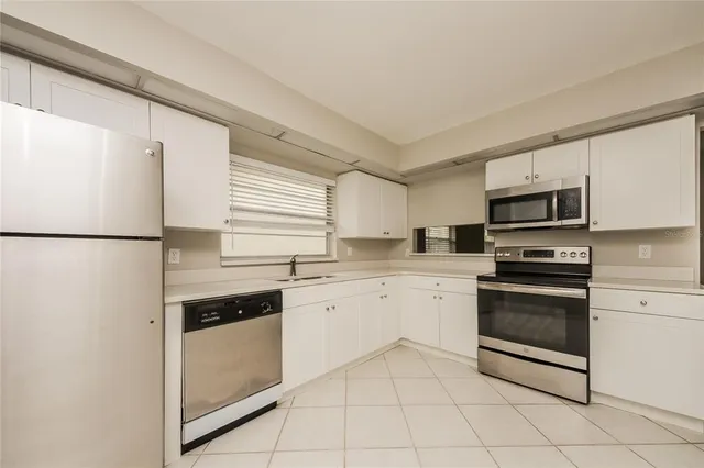 $1,975 | 4454 Sandhurst Drive, Orlando, FL 32817