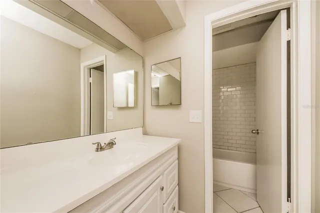 $1,975 | 4454 Sandhurst Drive, Orlando, FL 32817