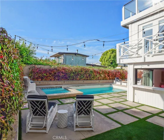 $7,950,000 | 207 South Poinsettia Avenue, Manhattan Beach, CA 90266