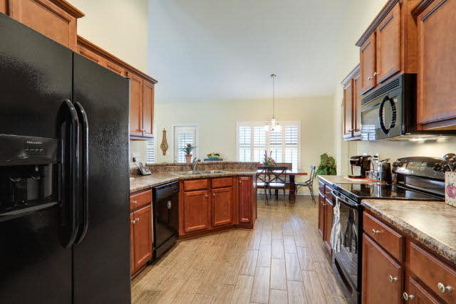 1144 West Orlando Drive Foley, AL 36535 - Photo 5 of 16 Kitchen