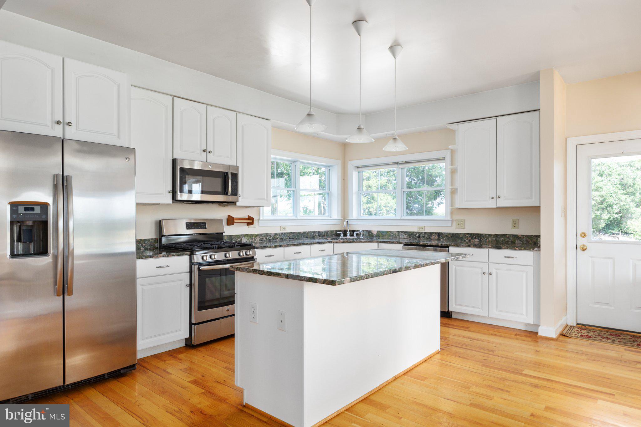 2930 Long Meadow Road Middletown, VA 22645 - Photo 19 of 60 Kitchen