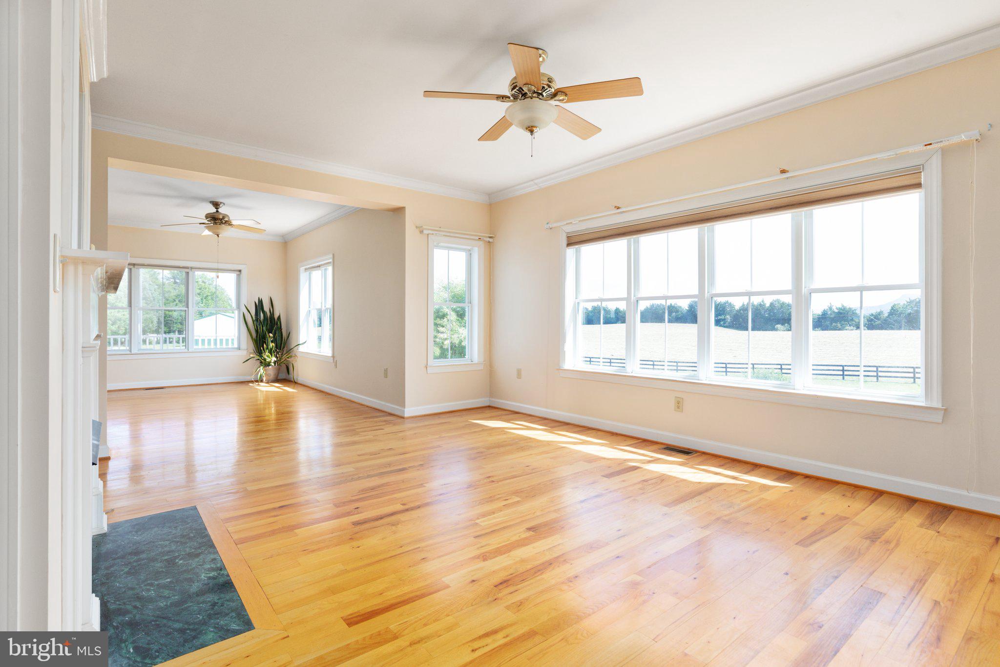 2930 Long Meadow Road Middletown, VA 22645 - Photo 10 of 60 Living Room