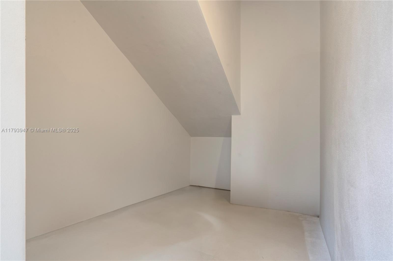 735 Fernwood Road Key Biscayne, FL 33149 - Photo 36 of 71