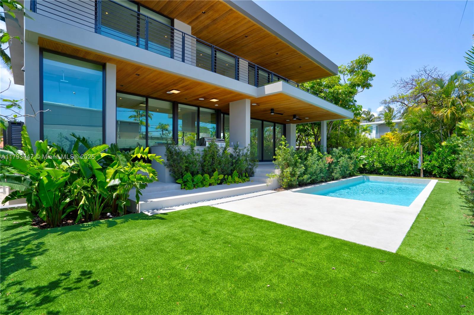 735 Fernwood Road Key Biscayne, FL 33149 - Photo 4 of 71