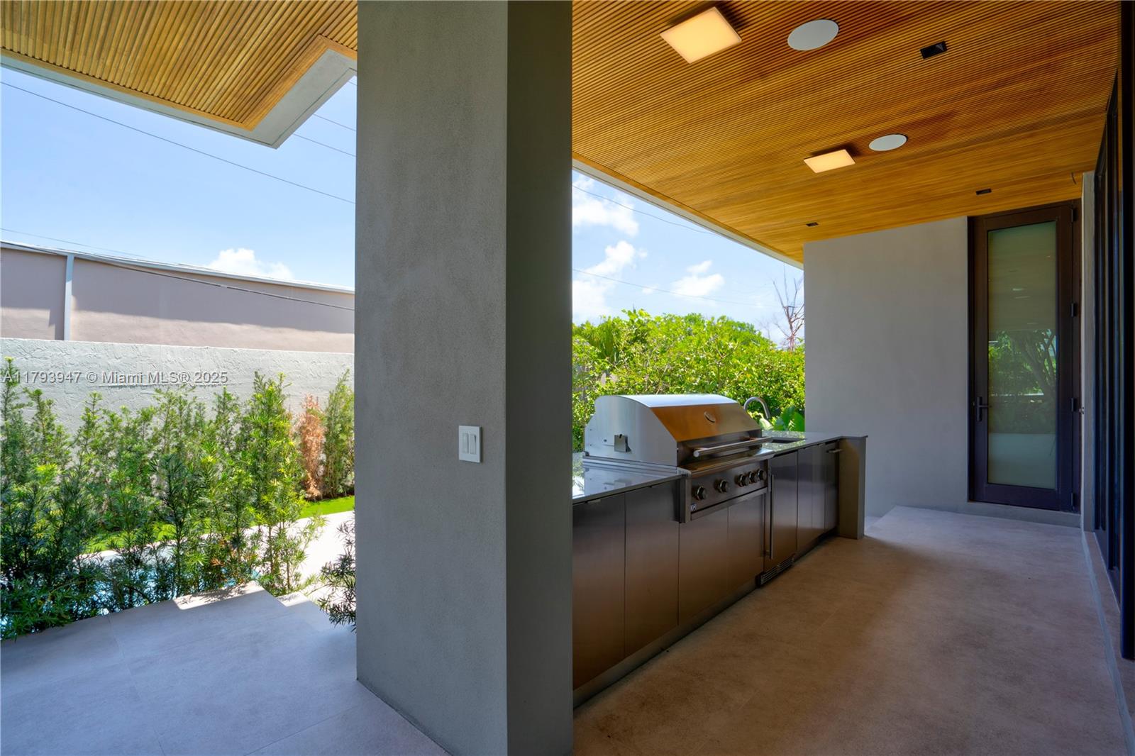 735 Fernwood Road Key Biscayne, FL 33149 - Photo 7 of 71