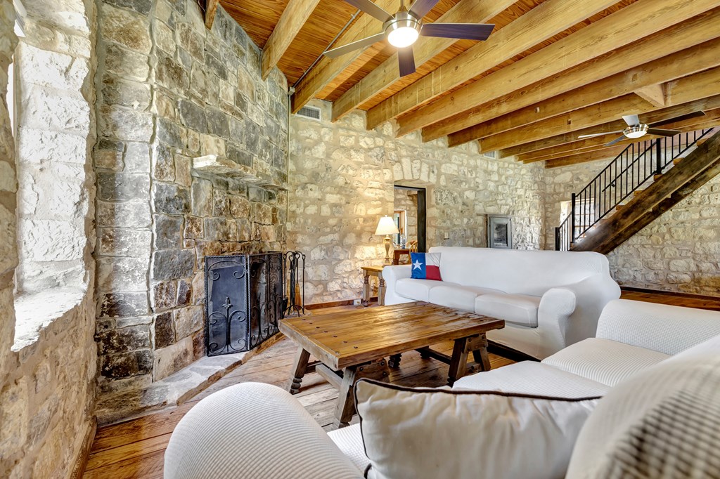 268 Marschall Creek Road Fredericksburg, TX 78624 - Photo 3 of 77