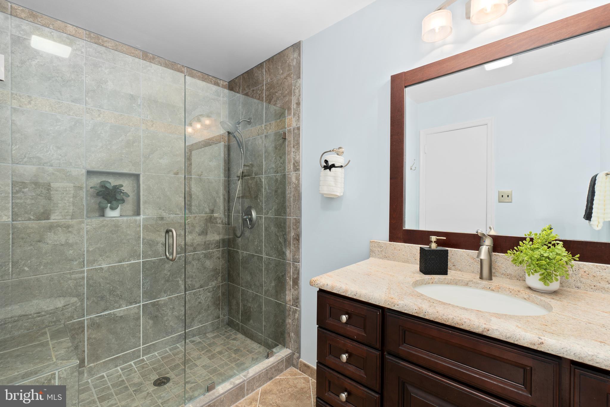 10283 Gainsborough Road Potomac, MD 20854 - Photo 14 of 33 Gallery Image 14