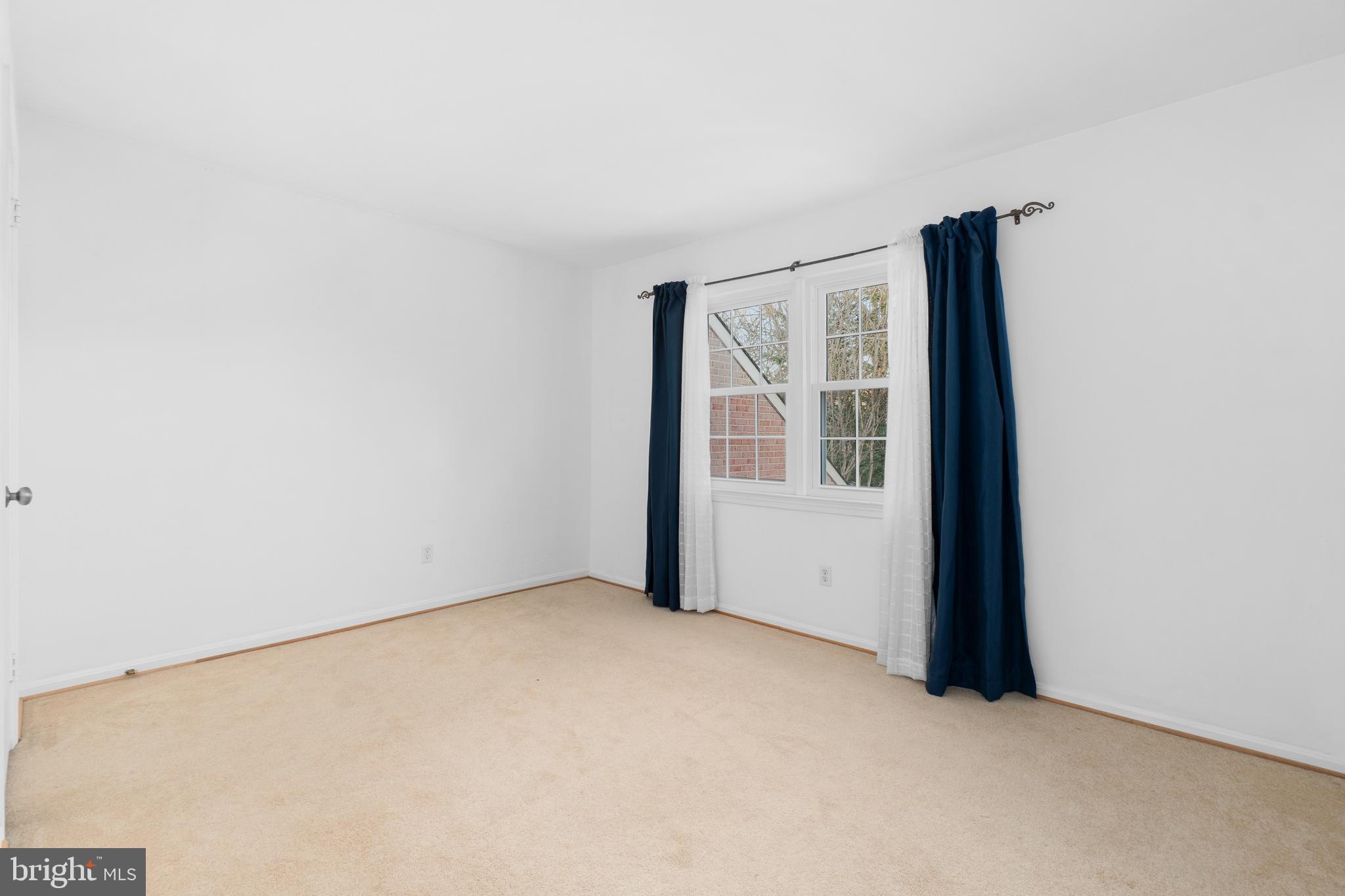 10283 Gainsborough Road Potomac, MD 20854 - Photo 16 of 33 Gallery Image 16