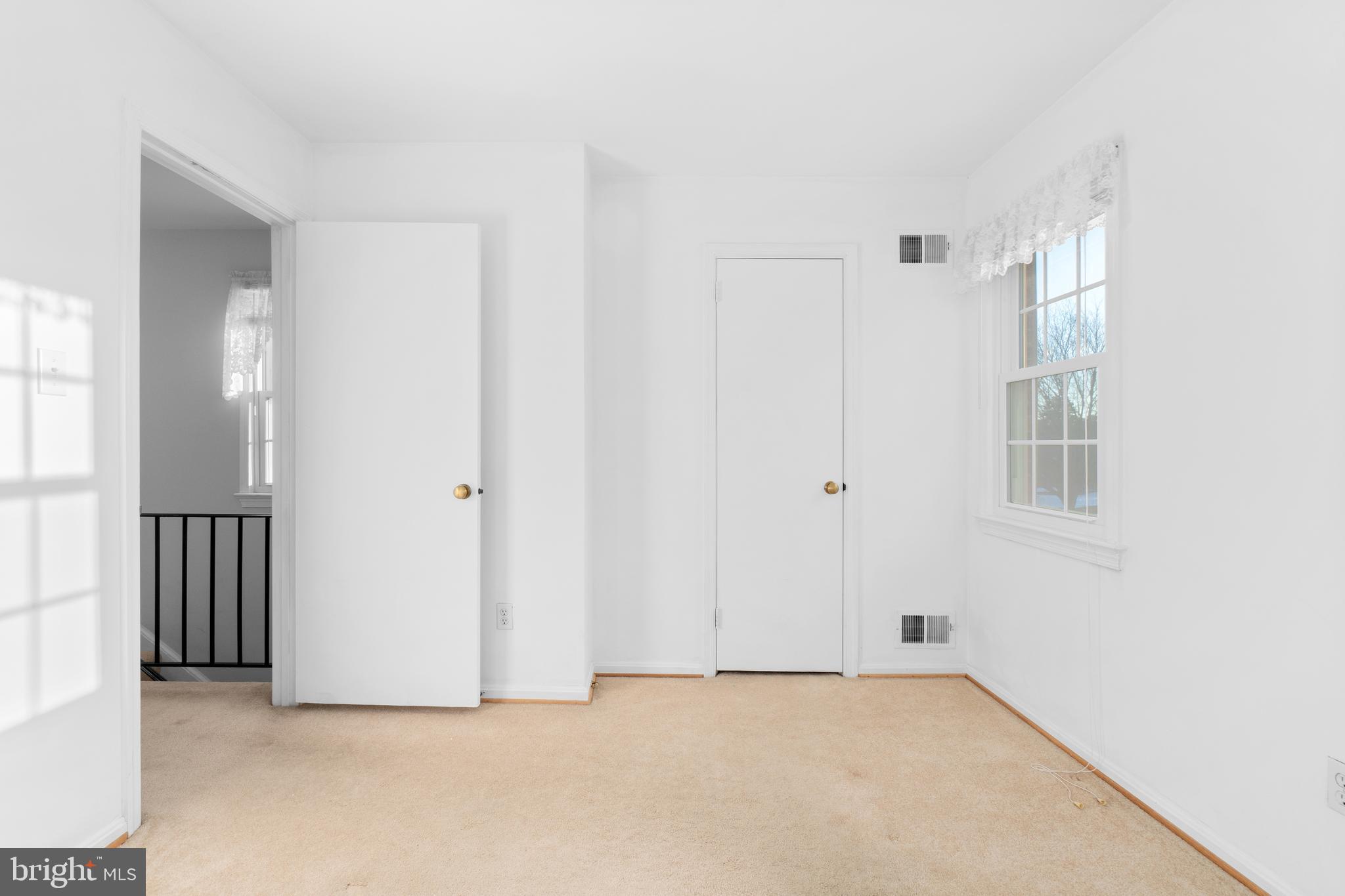 10283 Gainsborough Road Potomac, MD 20854 - Photo 20 of 33 Gallery Image 20