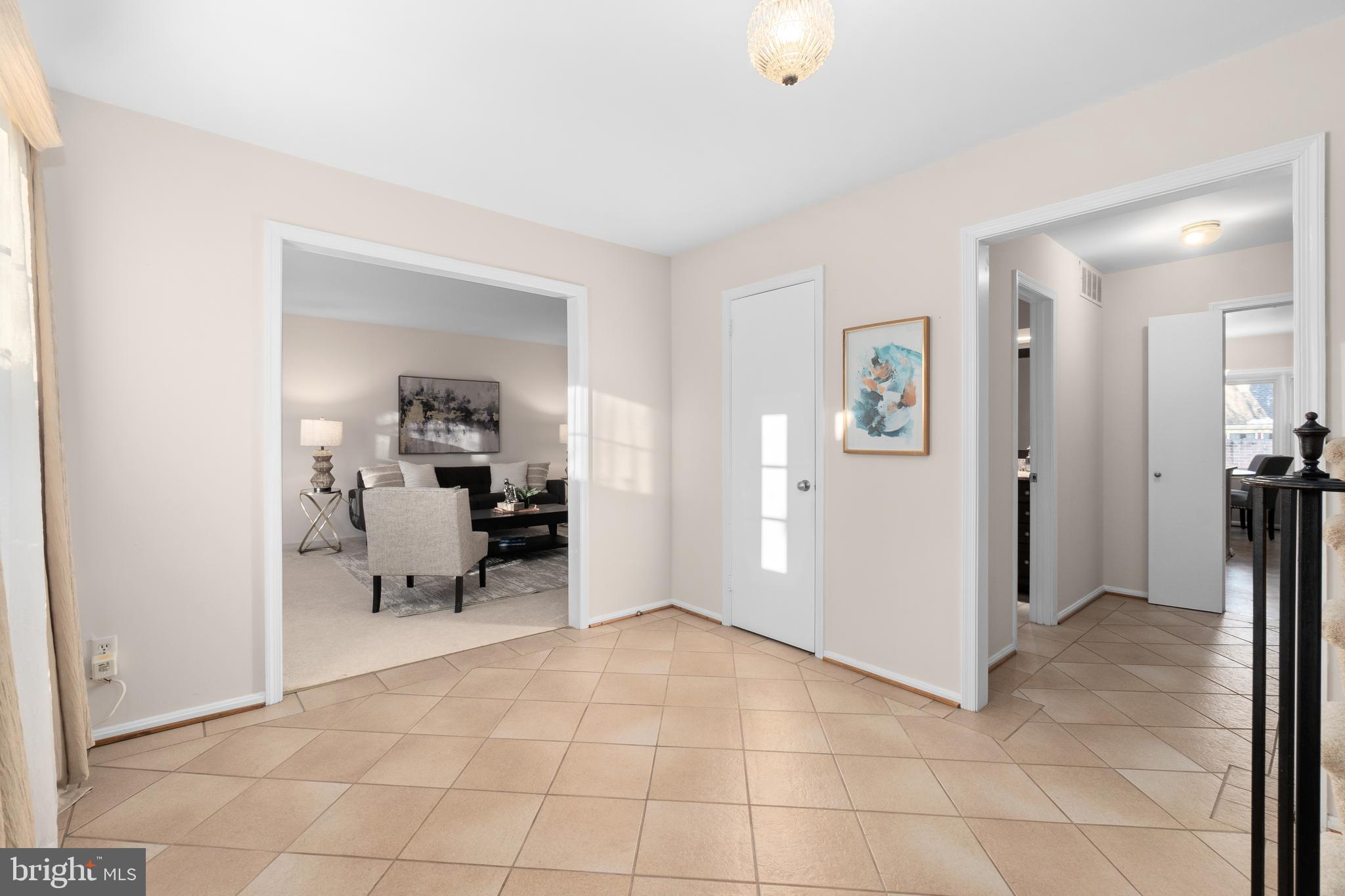 10283 Gainsborough Road Potomac, MD 20854 - Photo 2 of 33 Gallery Image 2
