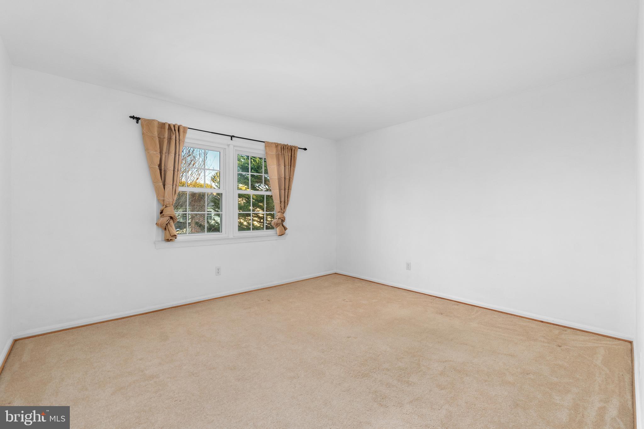 10283 Gainsborough Road Potomac, MD 20854 - Photo 22 of 33 Gallery Image 22