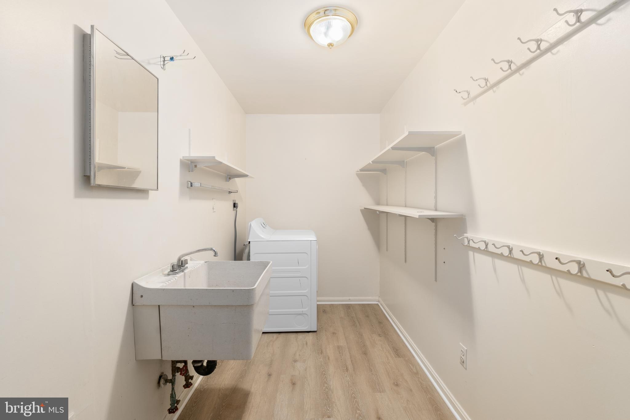 10283 Gainsborough Road Potomac, MD 20854 - Photo 23 of 33 Gallery Image 23