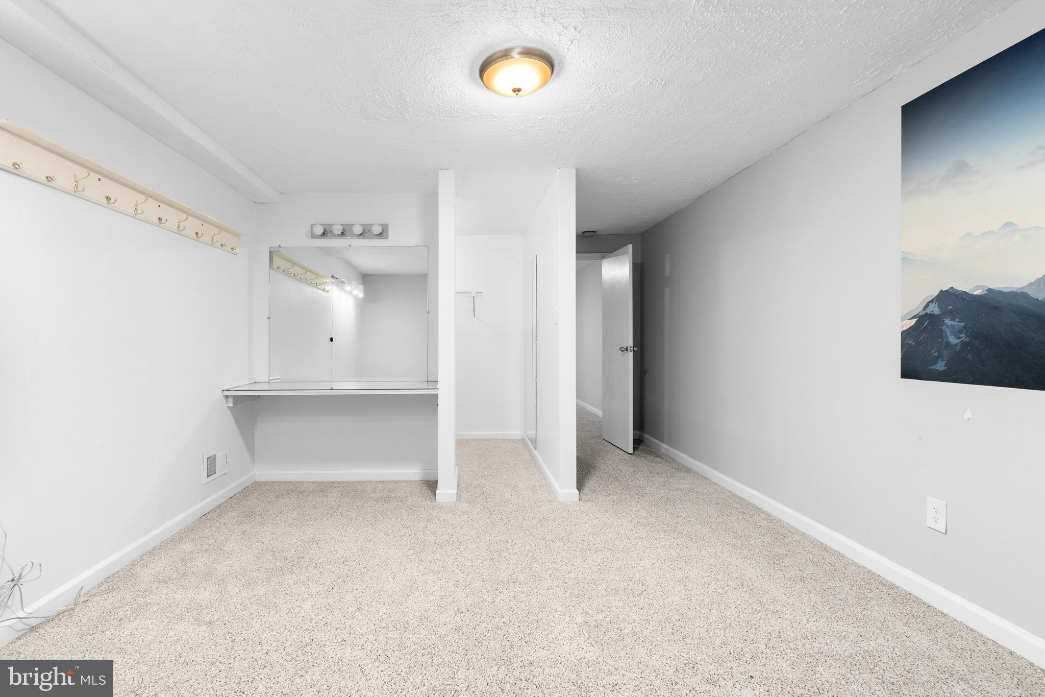 10283 Gainsborough Road Potomac, MD 20854 - Photo 25 of 33 Gallery Image 25