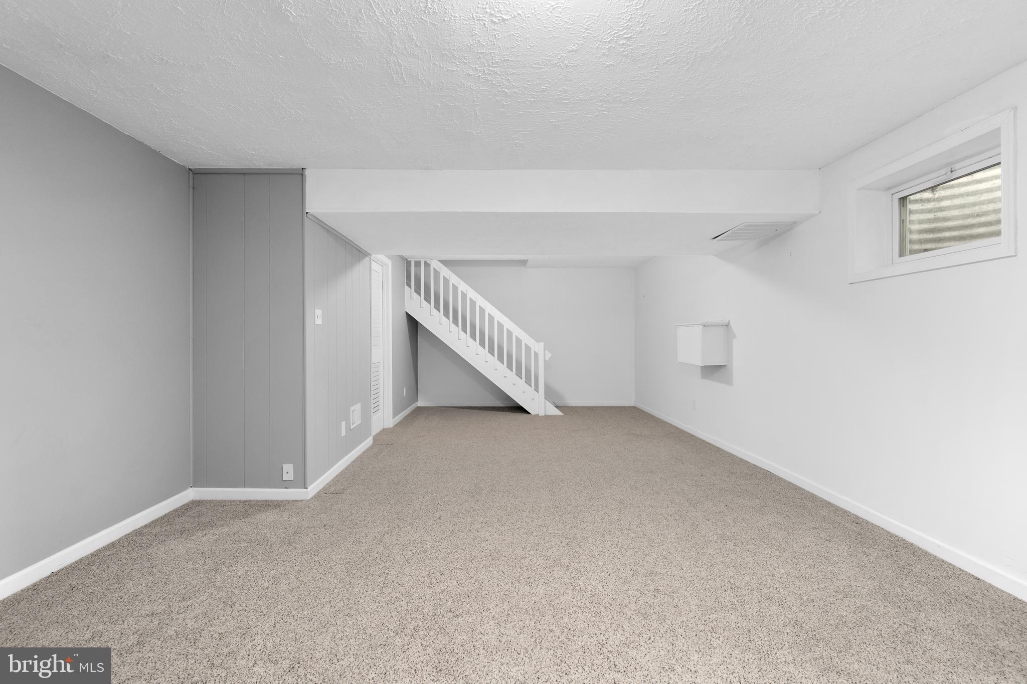 10283 Gainsborough Road Potomac, MD 20854 - Photo 26 of 33 Gallery Image 26