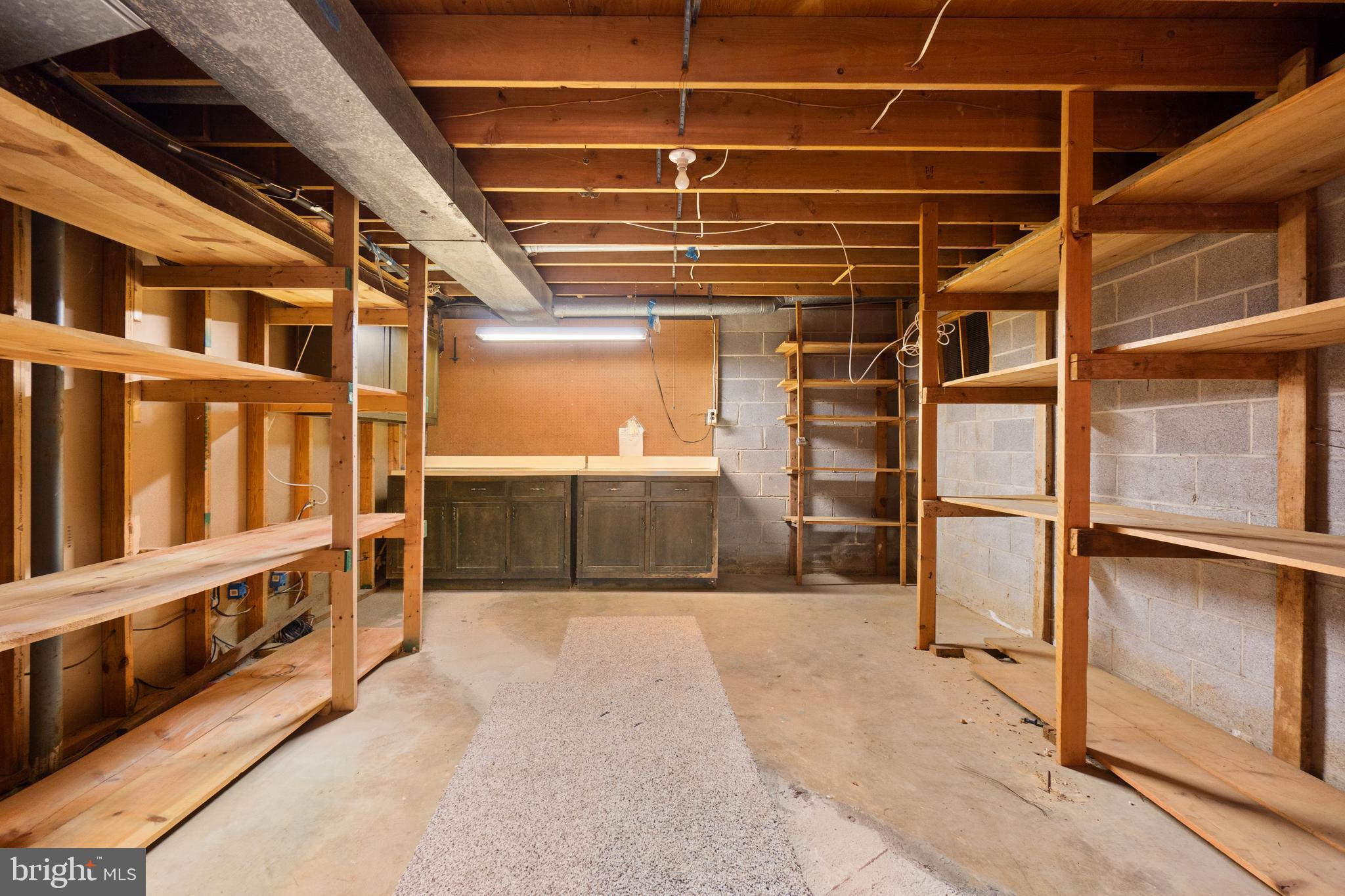 10283 Gainsborough Road Potomac, MD 20854 - Photo 28 of 33 Gallery Image 28