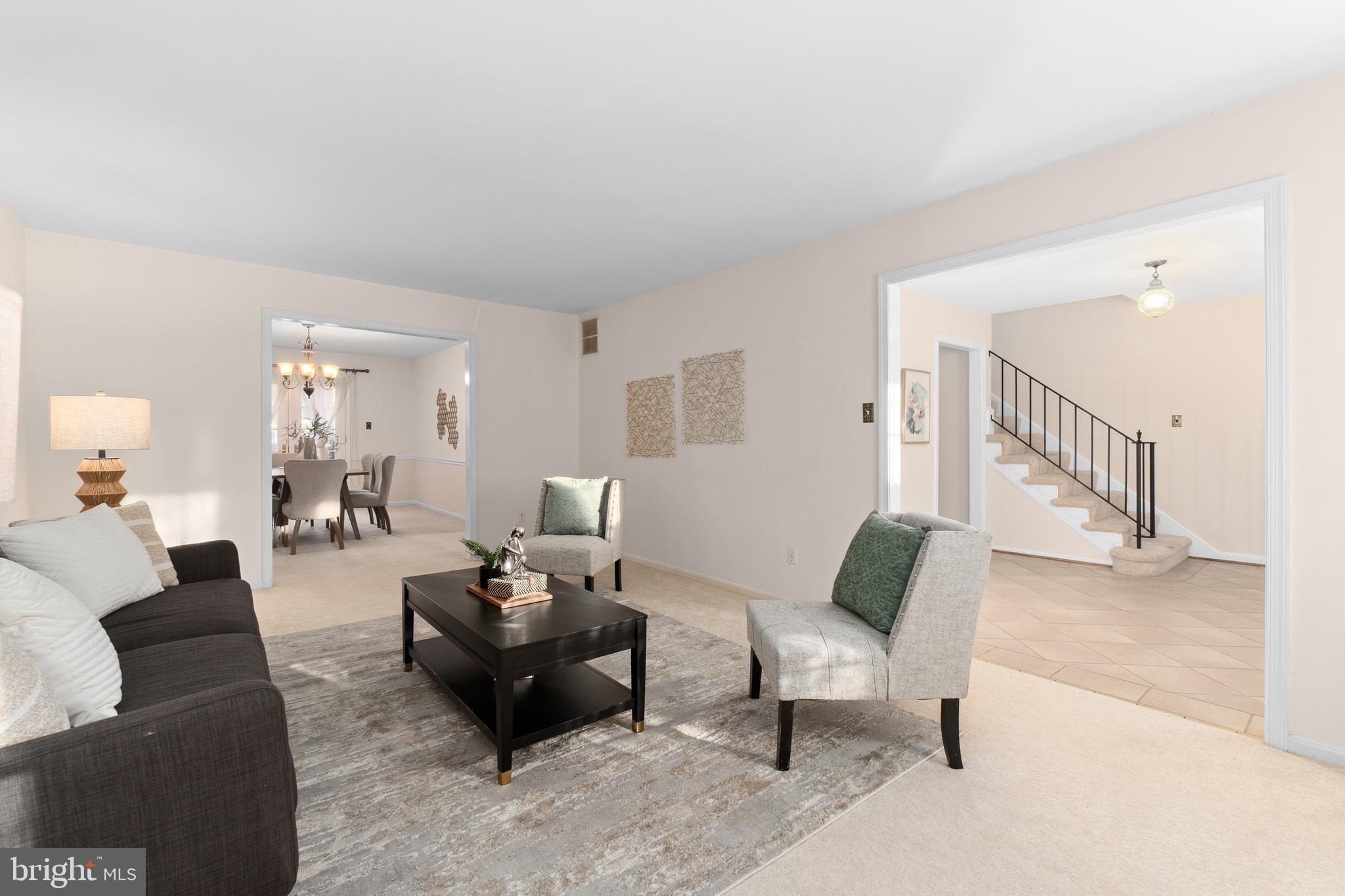 10283 Gainsborough Road Potomac, MD 20854 - Photo 3 of 33 Gallery Image 3