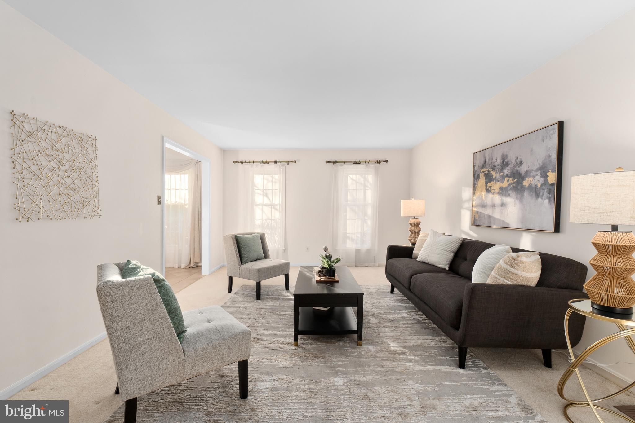 10283 Gainsborough Road Potomac, MD 20854 - Photo 4 of 33 Gallery Image 4
