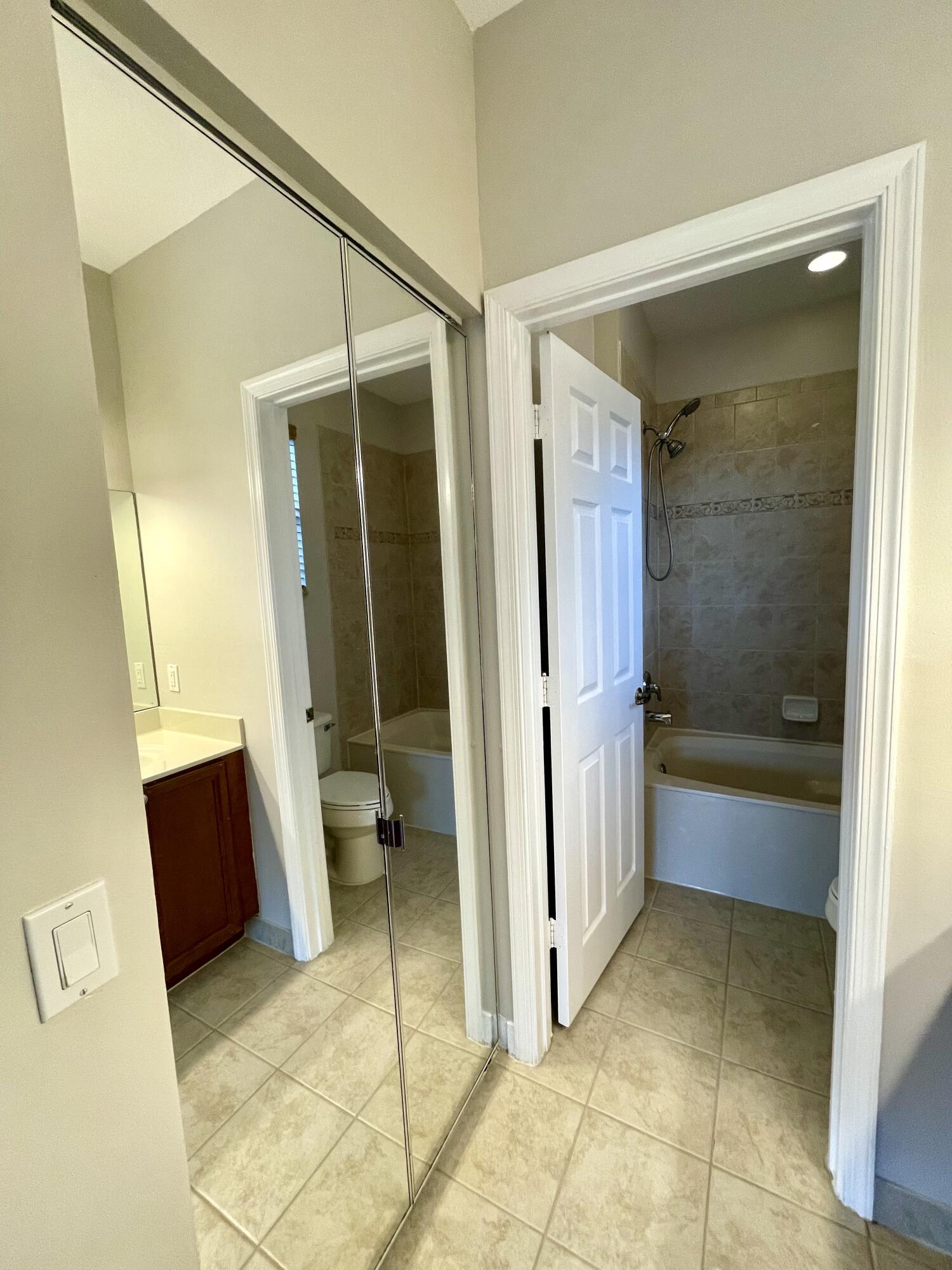 3043 Laurel Ridge Circle Riviera Beach, FL 33404 - Photo 22 of 35 CLOSET DOOR