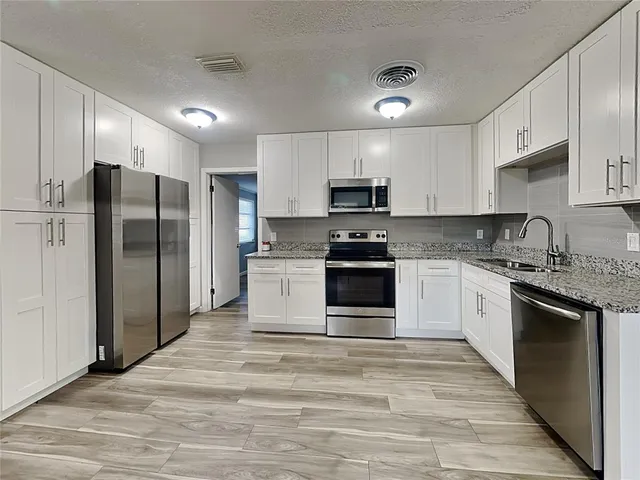 $1,789 | 10916 North 14th Street, Tampa, FL 33612